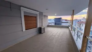 Alpkent Mahallesinde Geniş Metrajlı Lüks Dubleks Teraslı6+1Daire
