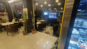 Ayrancılar Barış Manço Caddesinde İşlek lokasyonda PastahaneCafe