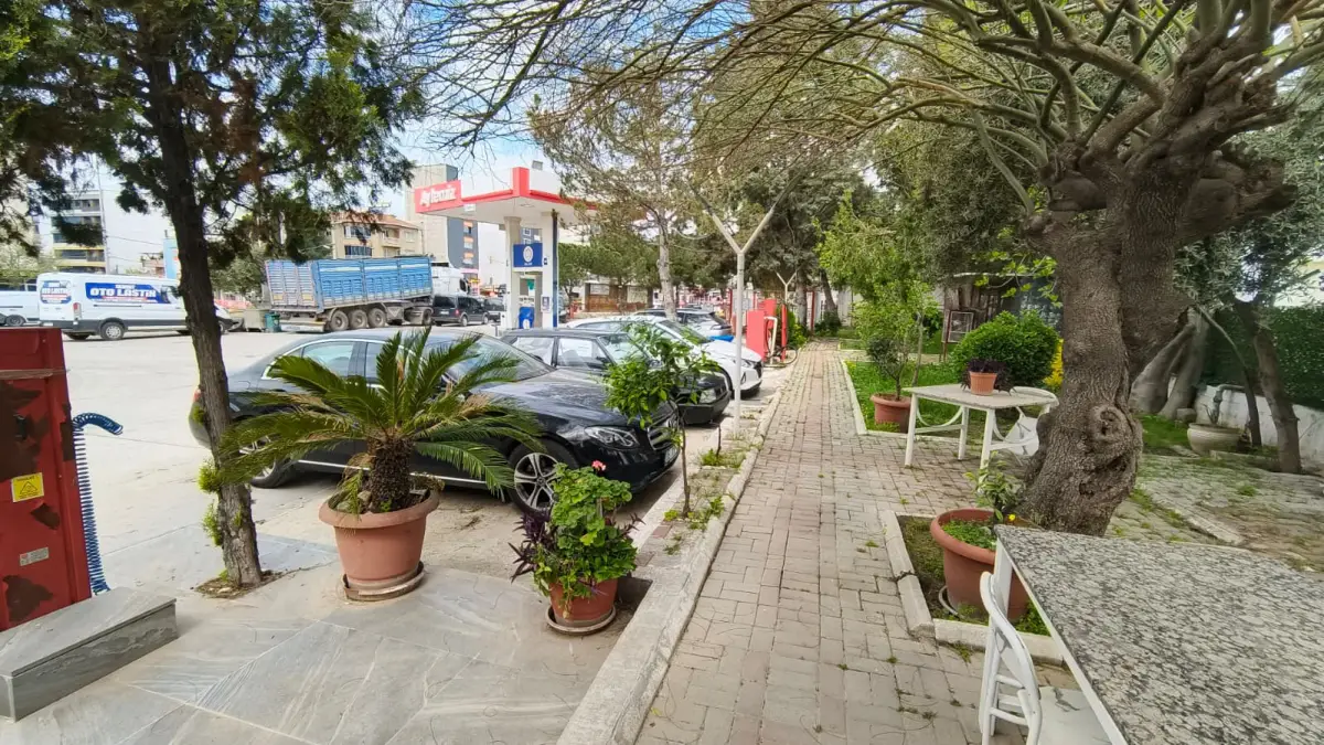 İzmir Torbalı Merkezinde Satılık Akaryakıt İstasyonu