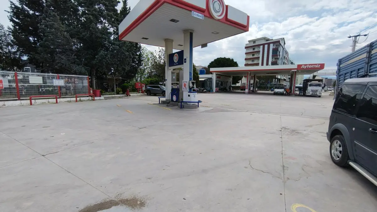 İzmir Torbalı Merkezinde Satılık Akaryakıt İstasyonu
