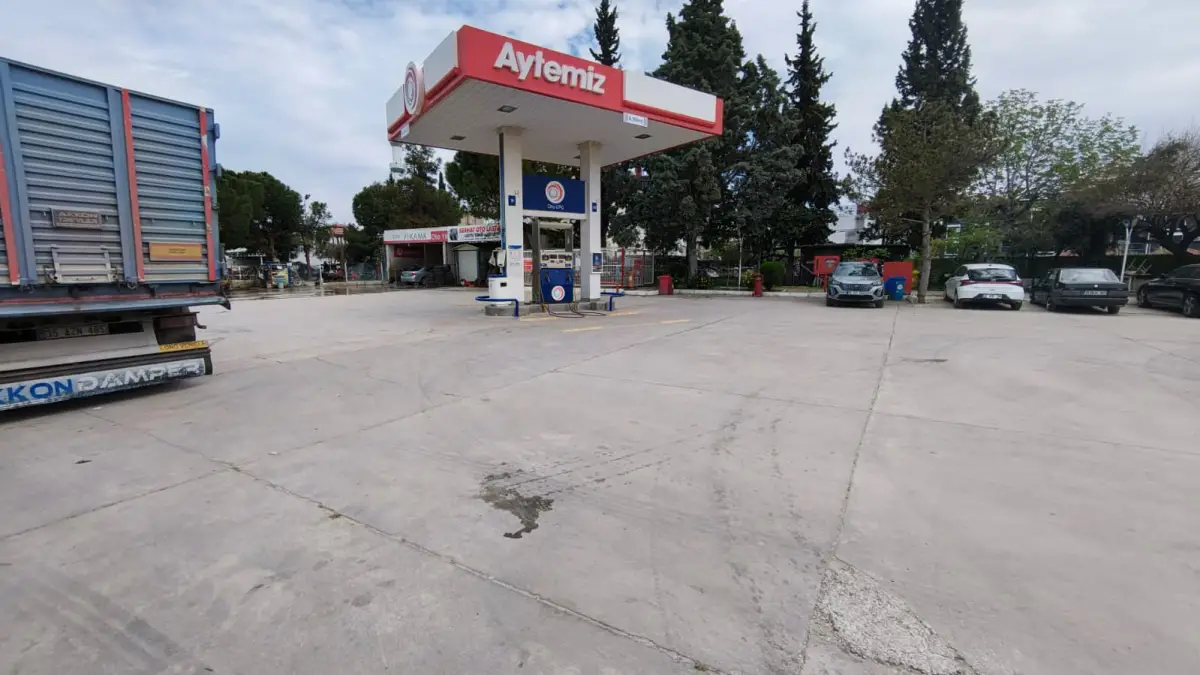 İzmir Torbalı Merkezinde Satılık Akaryakıt İstasyonu