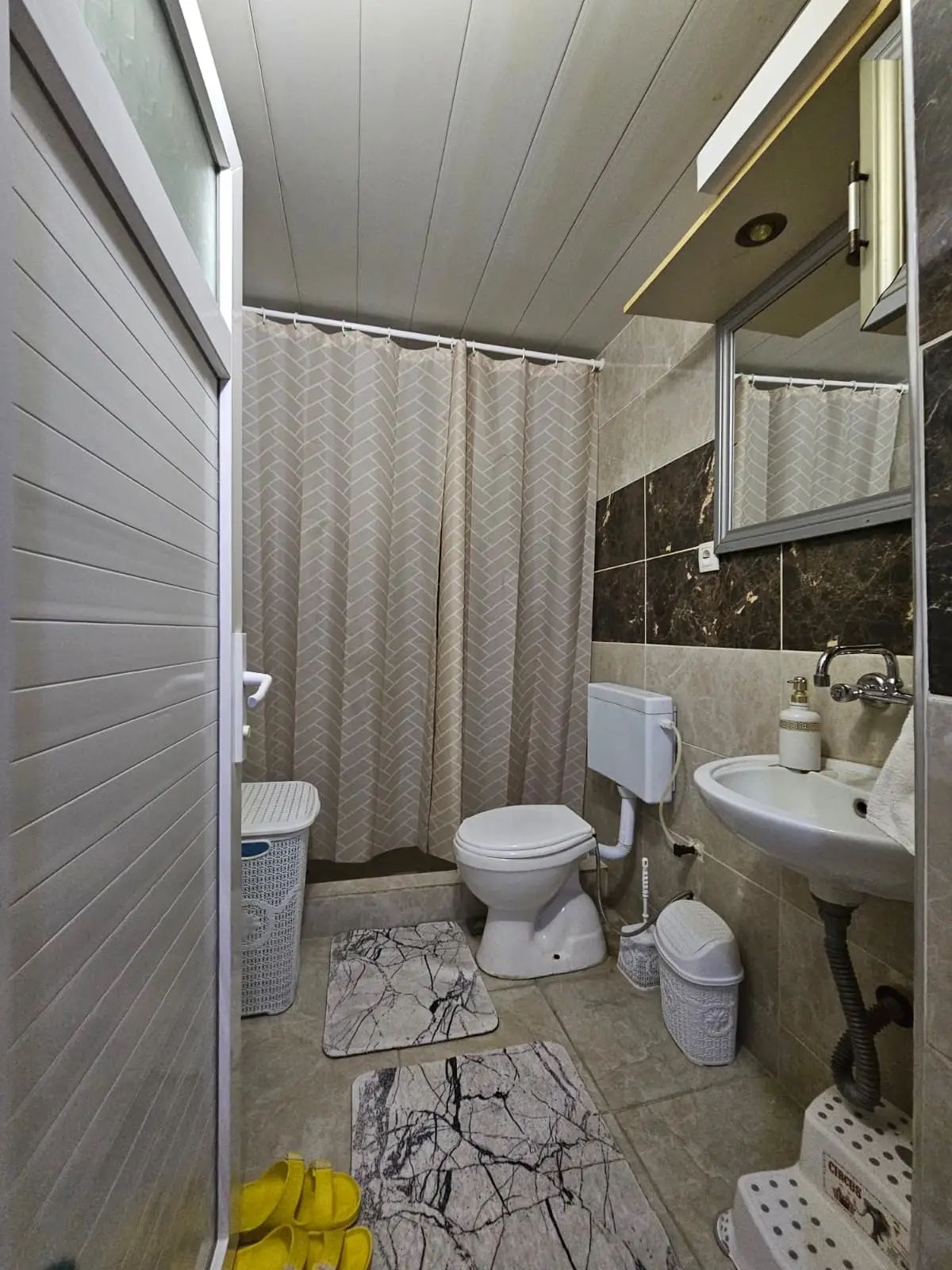 Masrafsız Satılık 3+1 Geniş Daire Yüksek Giriş 120 M²
