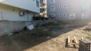 Salı Pazarı Yakınında %40 İmarlı 4Kat Konut Arsası